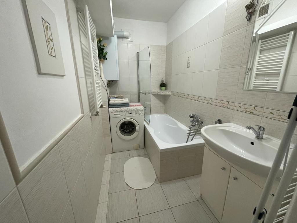 Апартаменти Attic Flat In The Center Братислава Екстер'єр фото